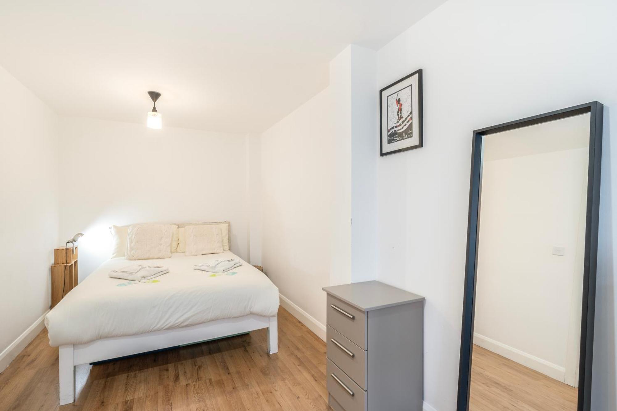Modern One Bedroom Flat In Central Лондон Экстерьер фото