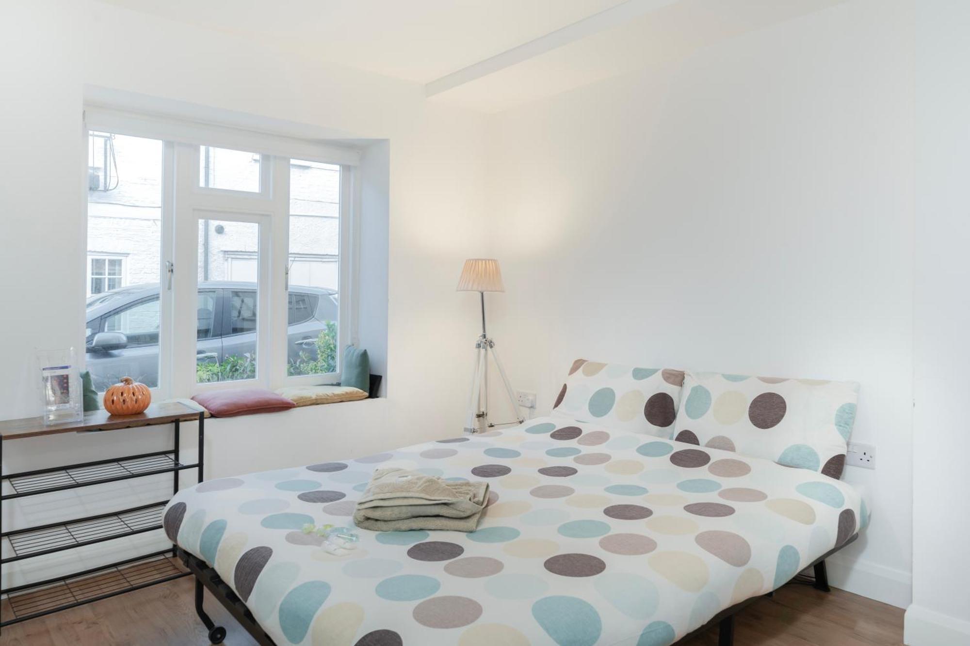 Modern One Bedroom Flat In Central Лондон Экстерьер фото
