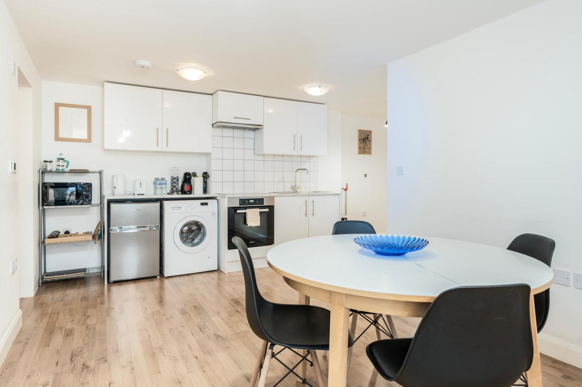 Modern One Bedroom Flat In Central Лондон Экстерьер фото