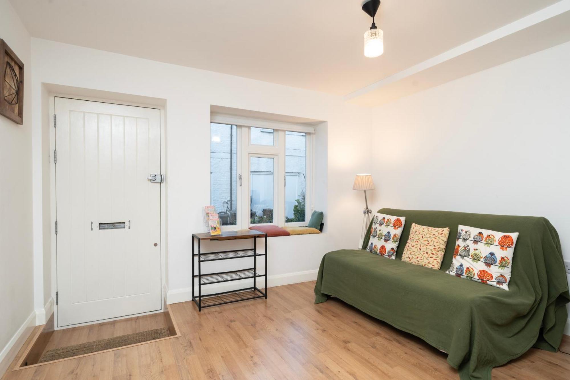 Modern One Bedroom Flat In Central Лондон Экстерьер фото